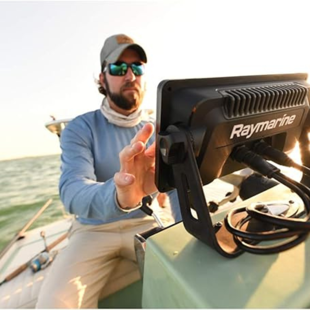 RAYMARINE ELEMENT 7 S COMBO WITH NORTH AMERICA CHART- NO TRANSDUCER