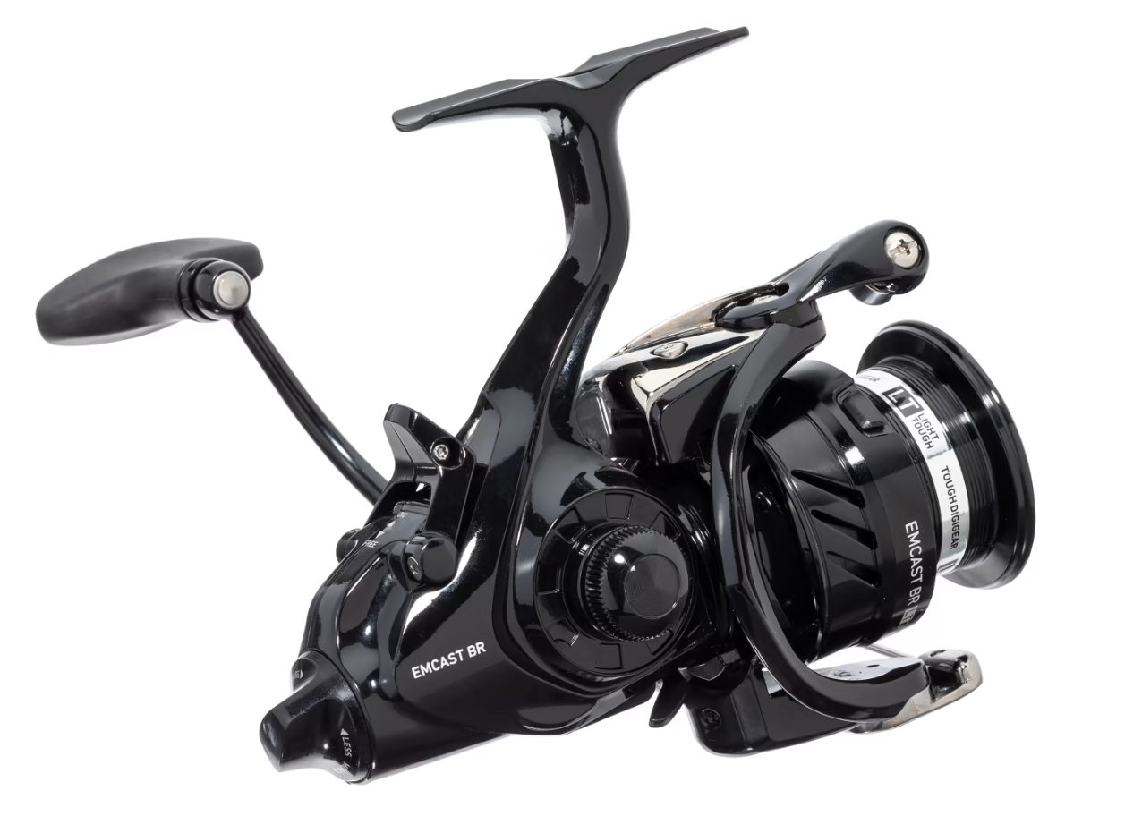 Black fishing reel with 'Emcast BR' branding on a white background